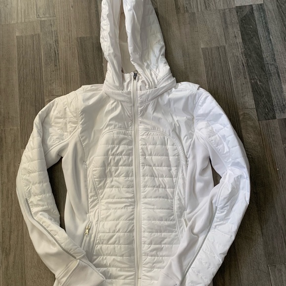 lululemon athletica Jackets & Blazers - 🎁🌲Like new white First Mile jacket 10🎁🌲
